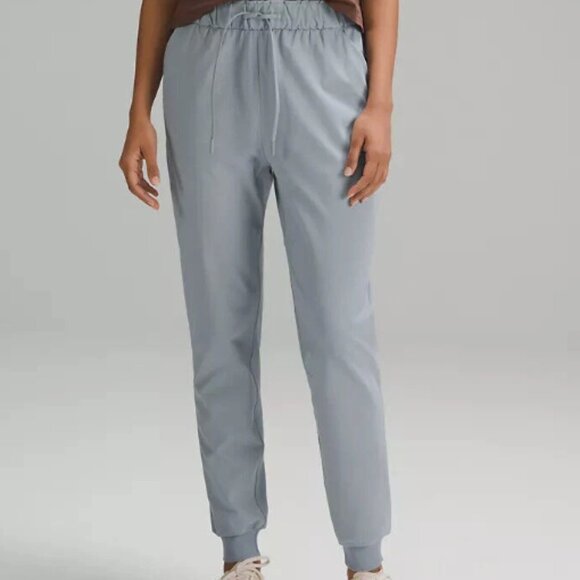 Great Condition - Navy Blue Lululemon "On the Fly" High Rise Joggers - Picture 1 of 3